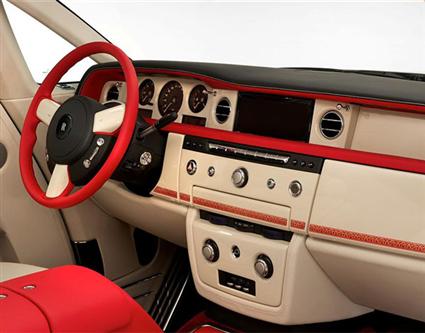 رولز-رويس "روبي" تصل الى أبوظبي